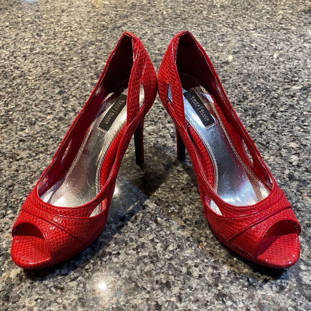 Red White House Black Market 7.5 women shoes